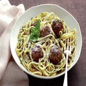 Pasta With Meatballs and Herb Sauce_image