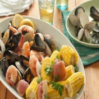 Seafood Boil with Corn and Potatoes_image