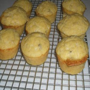 Corn Muffins With Cheese and Nuts_image