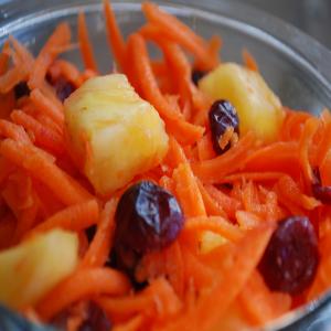 Fruity Carrot Salad image