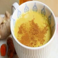 How to Make Turmeric Golden Milk_image