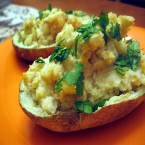 Baked Potatoes With a Spicy Filling_image