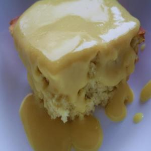 Cottage Pudding with Custard Sauce_image
