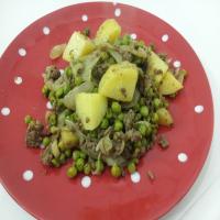 Kheema With Potatoes and Peas_image