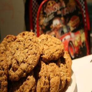 Soft Chewy Oatmeal Raisin Cookies_image