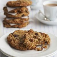 Maple, pecan & raisin oaty cookies image