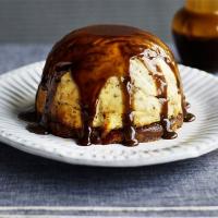Ginger & Christmas pud cheesecake with ginger sauce image