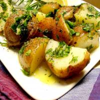 Herbed Baby Potatoes With Olive Oil_image