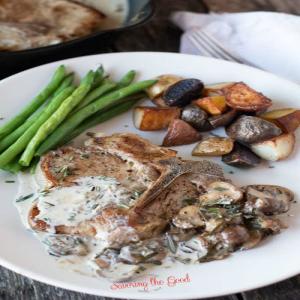 Sous Vide Veal Chops with Mushrooms and Rosemary Cream Sauce_image