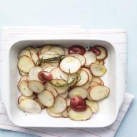 15-Minute Rosemary-Garlic Potatoes_image