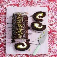 Pistachio and chocolate roulade_image