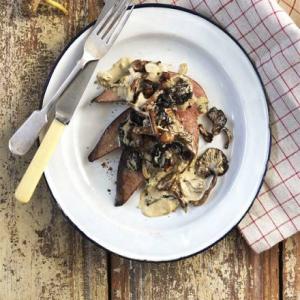 Liver with wild mushrooms_image