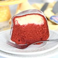 Red Velvet Bundt Cake with Cream Cheese Filling_image