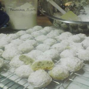 Pecan Puffs (Aka Mexican Wedding Cakes or Russian Tea Cakes)_image