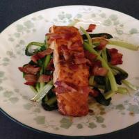 Baked salmon with bacon on a bed of tatsoi Recipe - (4.5/5)_image