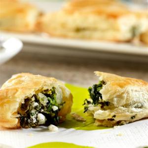 Campbell's Spinach and Feta Mini-Calzones_image