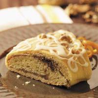 Walnut-Filled Coffee Cakes_image