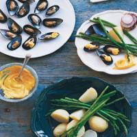 Chilled Mussels with Saffron Mayonnaise_image