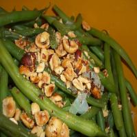 Green Beans with Hazelnuts and Lemon_image