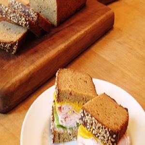 Gluten-Free Sesame Sandwich Bread_image