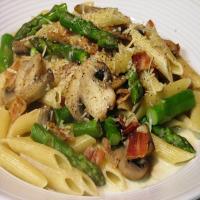 Penne With Asparagus and Mushrooms image