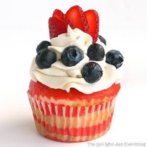 Flag Cupcakes with Vanilla Buttercream_image