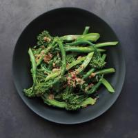 Broccolini with Spicy Sesame Vinaigrette_image