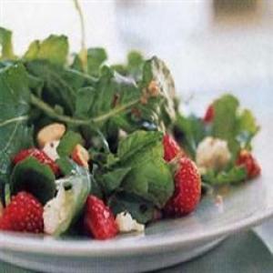 Strawberry and Arugula Salad with Hazelnut Dressing image