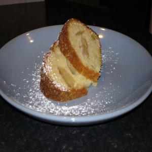 Lisa's Apple Cake image