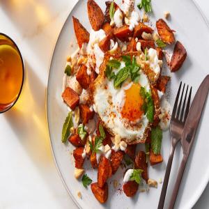 Smoky Sweet Potatoes With Eggs and Almonds_image