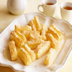 Sugared Puff-Pastry Tea Cookies image