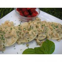 Gloria's Sausage Gravy with Biscuits_image