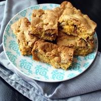 Quick and Easy Chocolate Chip Bars_image