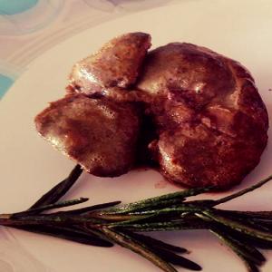 Rosemary Butter Poached Chicken Liver_image