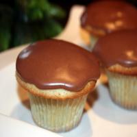 Vanilla Sour Cream Cupcakes (Small Batch) image