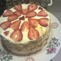 6-Ingredient Strawberry Cake_image