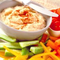 Crudites with Garlicky White Bean Dip_image