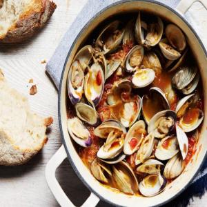 One-Pot Spicy Clams image