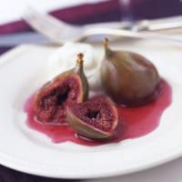 Baked Figs with Grand Marnier and Whipped Cream_image