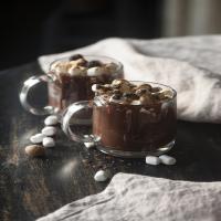 Baileys Almande Hot Cocoa (Dairy Free) With Nutmeg_image