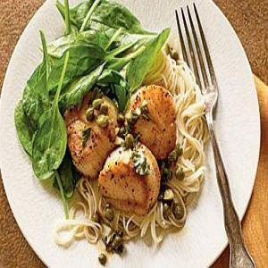 Scallop Piccata with Sautéed Spinach_image