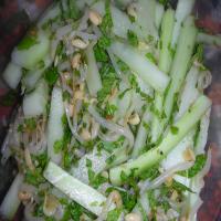 Shrimp Curry Noodle Soup (Num Pachok Kari Pakon)_image