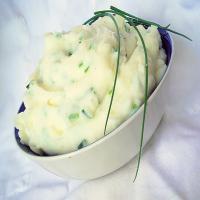 Sour Cream and Chive Mashed Potatoes_image