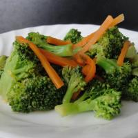 Steamed Broccoli and Carrots with Lemon image