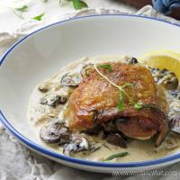 Chicken Thighs with Mushrooms and Tarragon Cream_image