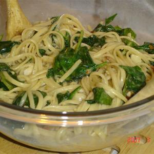 Linguine with Spinach and Brie image