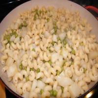 Pasta with Potatoes and Peas_image