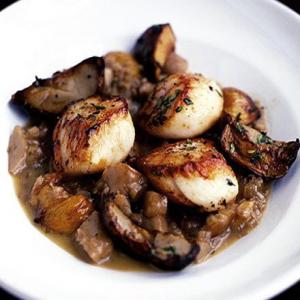 Scallops with cep compote & chestnuts image