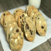 The Best Chocolate Chip Cookies_image