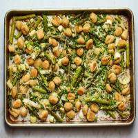 Sheet-Pan Gnocchi With Asparagus, Leeks and Peas image